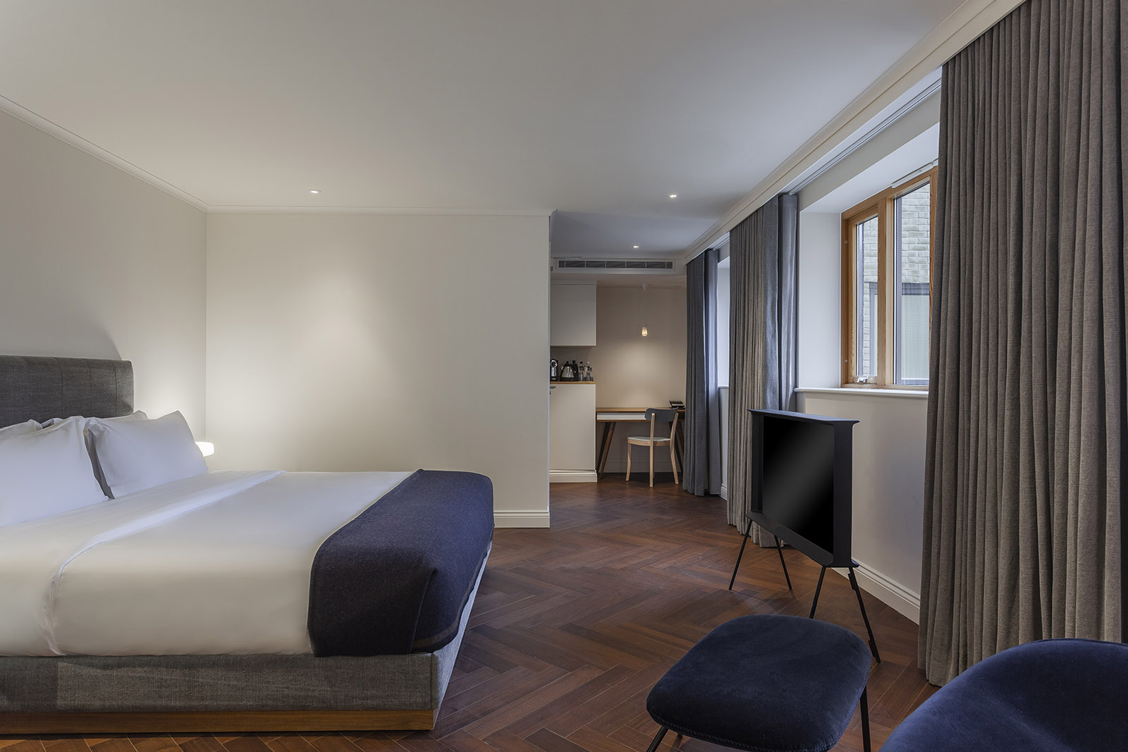 A Luxury Room design view of the Roseate Hotel Reading